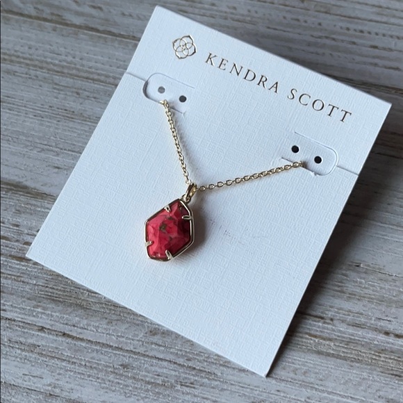 Kendra Scott Jewelry - Kendra Scott Ellington Red Magnesite Gold Necklace
